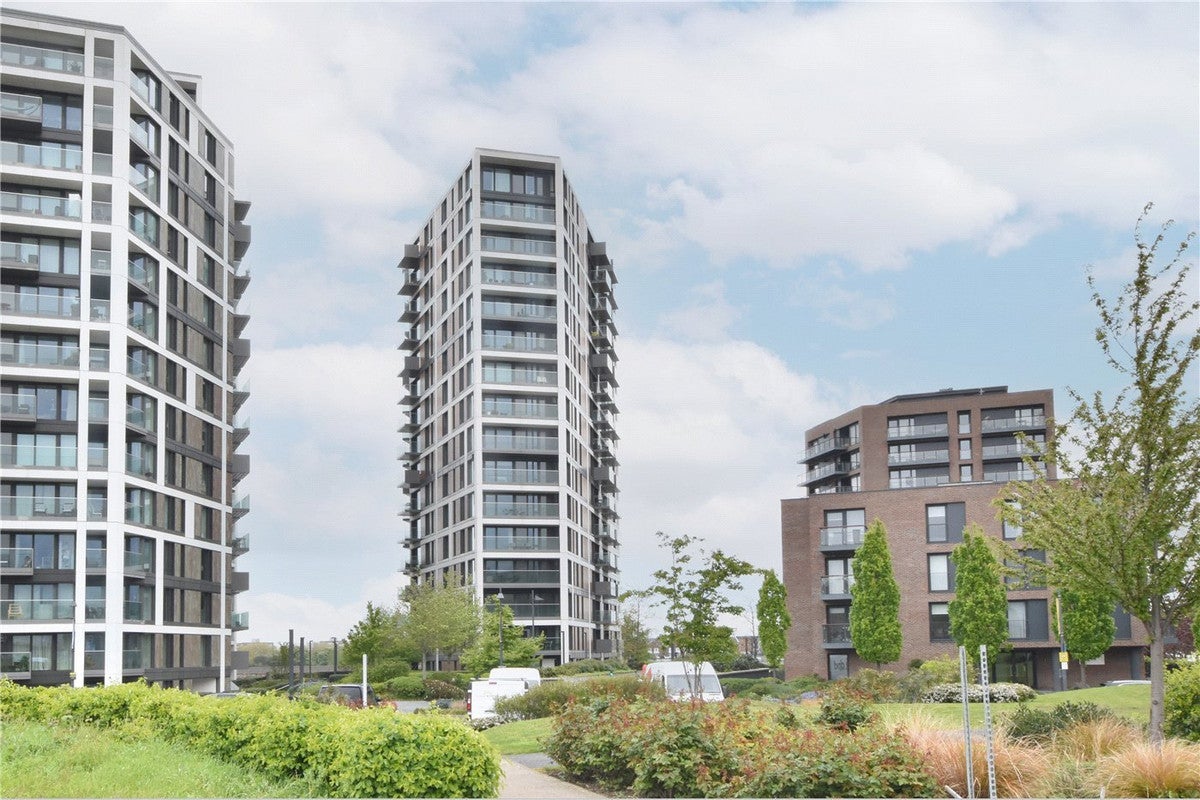 Flat Duke of Wellington Avenue in Greater London
