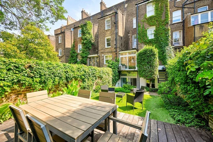 House St James's Gardens in Greater London