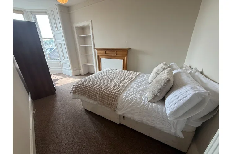 Flat Findhorn Place in City of Edinburgh