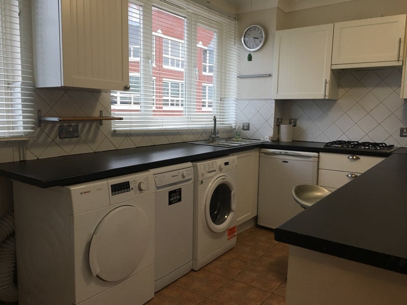 Room Gloucester Way in Greater London