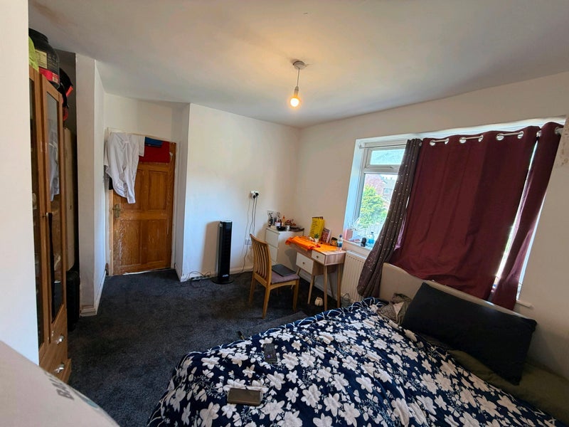 Room Bolton Road in Radcliffe