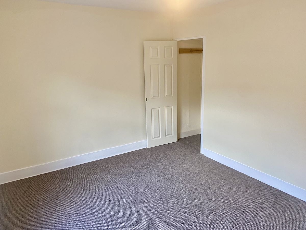 Flat Oswald Road in Dover