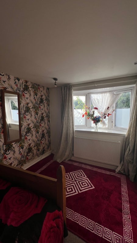 Room Celandine Drive in Greater London