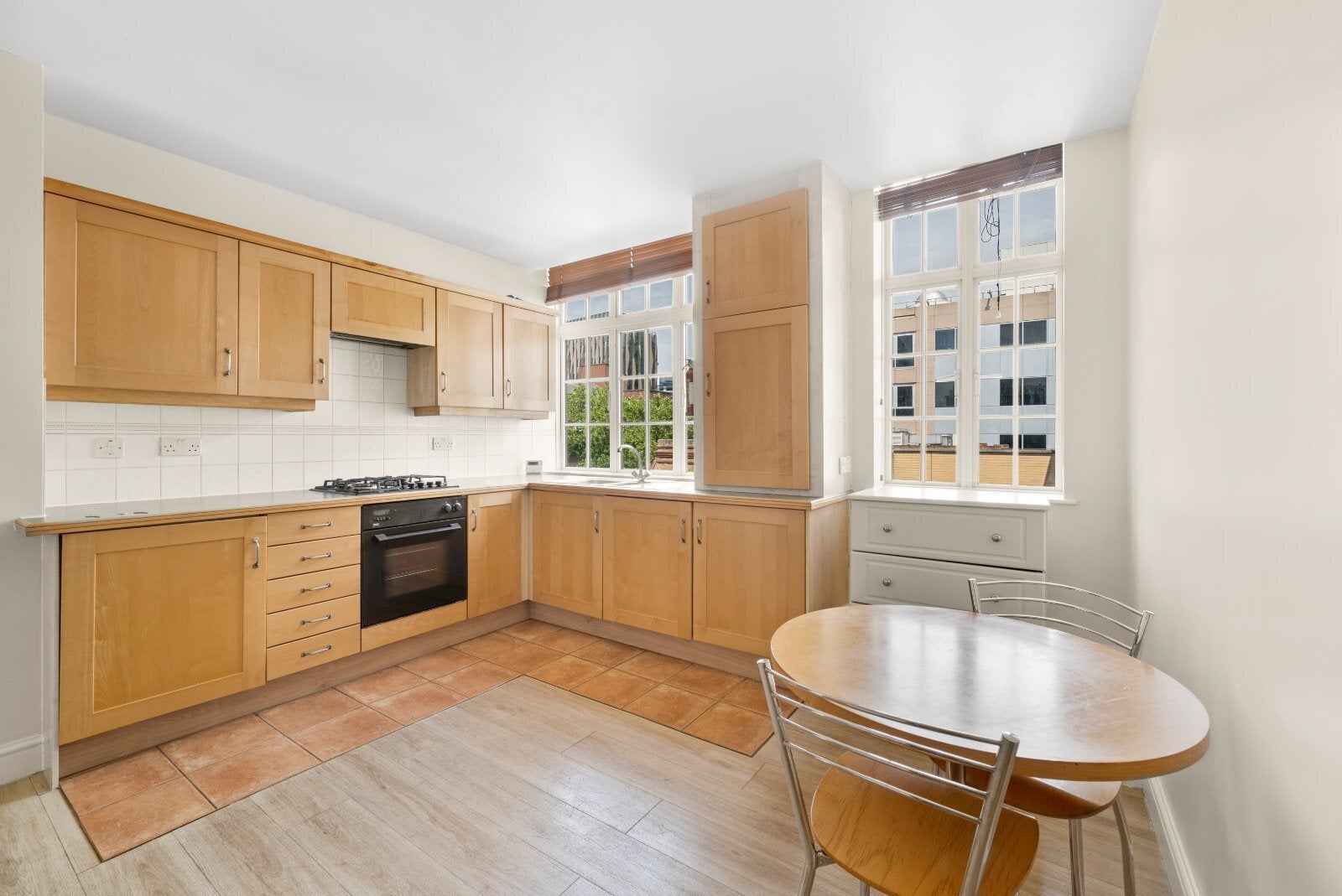 Flat Mansell Street in Greater London