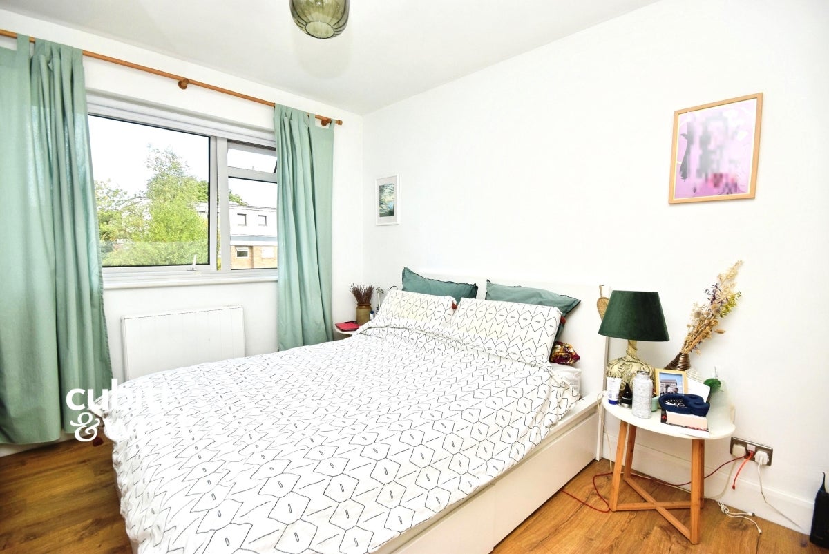 Flat The Broadway in Greater London