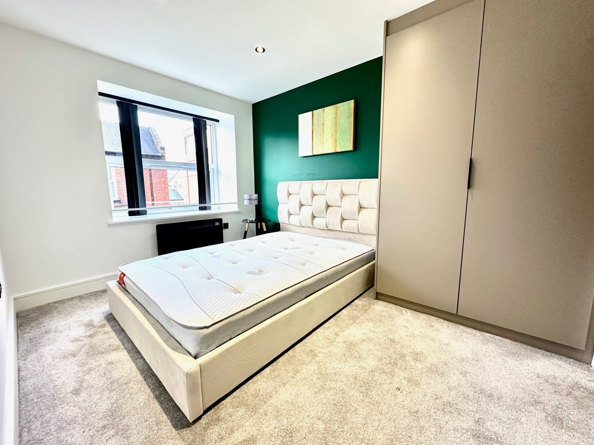 Flat Main Sprit Weind in Preston