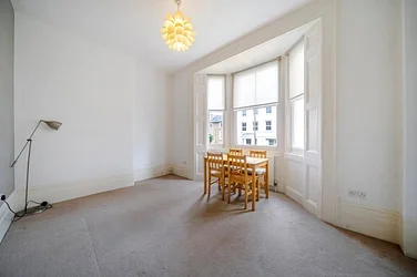 Flat Belvedere Road in Greater London