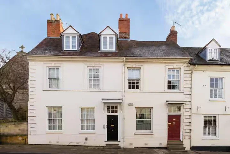 Flat High Street in Warwick
