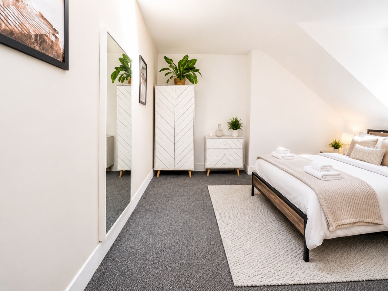 Room Waverley Road in Portsmouth