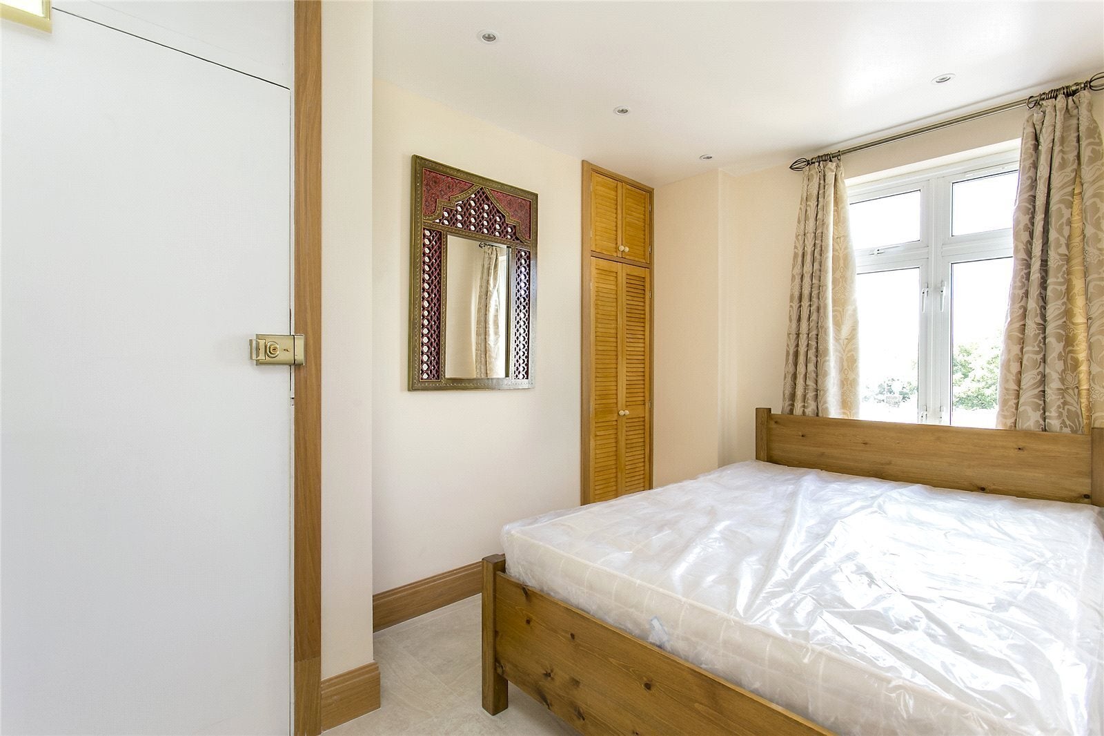 Flat Stanhope Terrace in City of Westminster