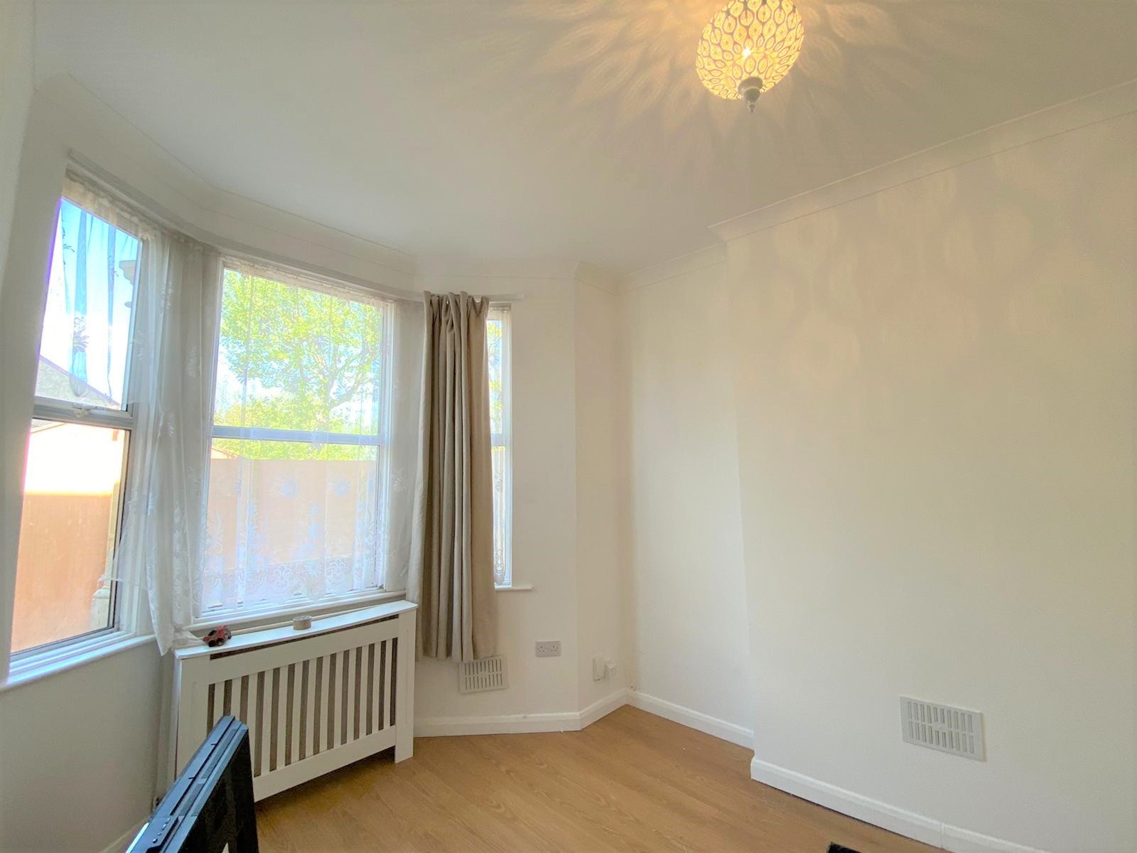 Flat Plashet Grove in Greater London