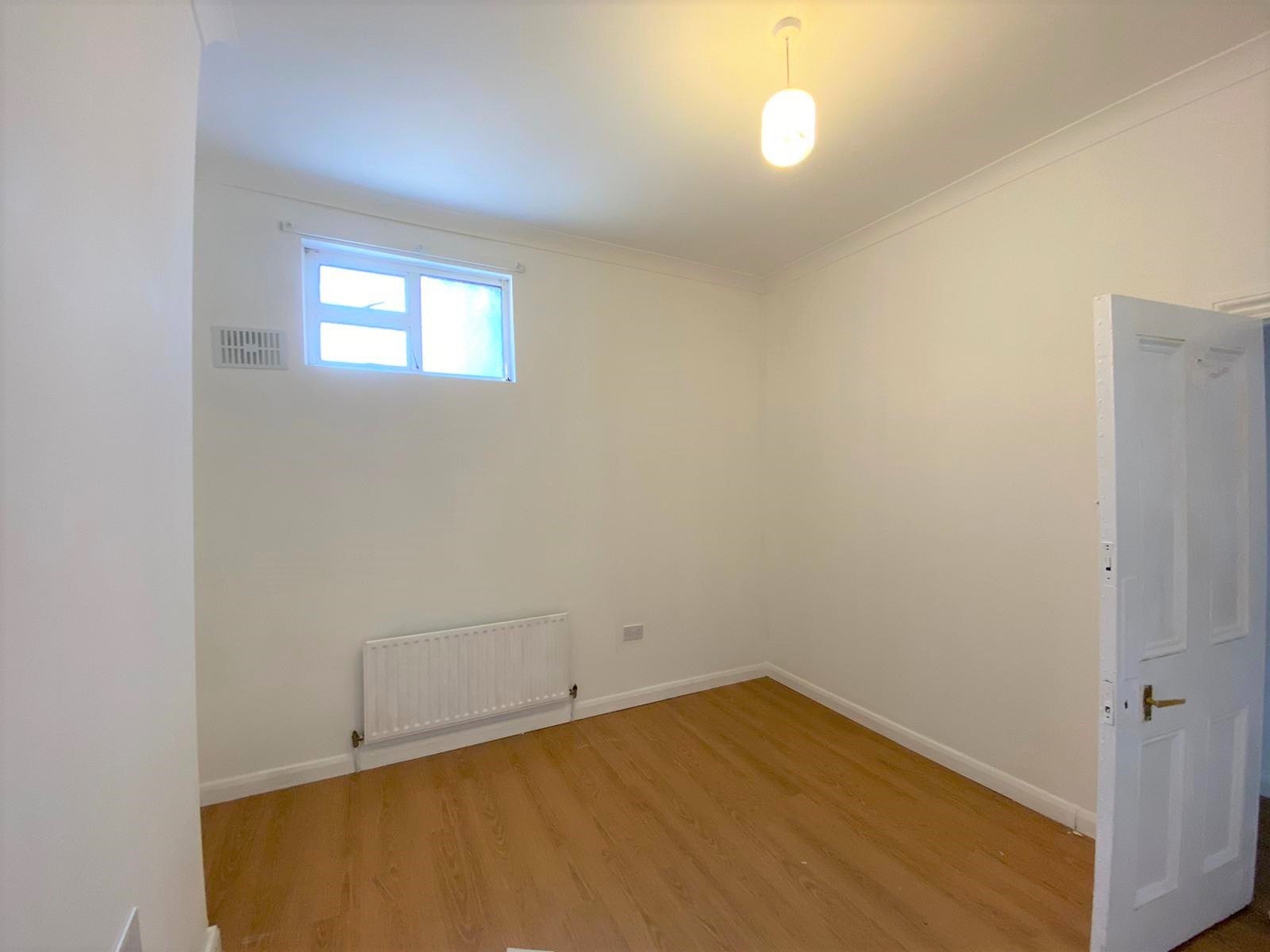 Flat Plashet Grove in Greater London