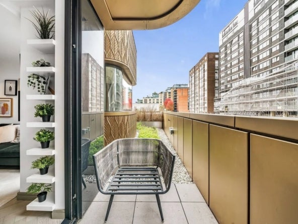 Flat Lodge Road in City of Westminster