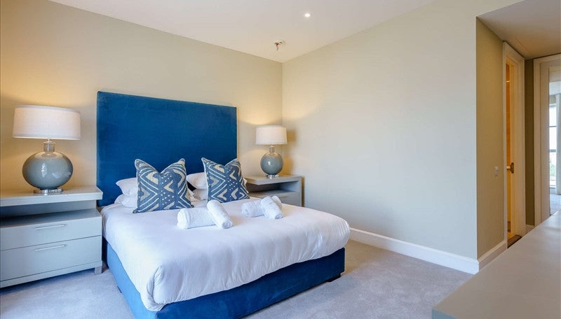 Flat Westferry Circus in Greater London