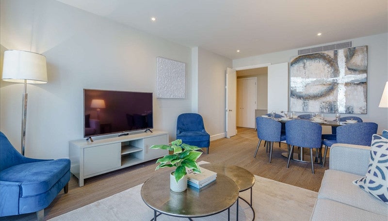 Flat Westferry Circus in Greater London