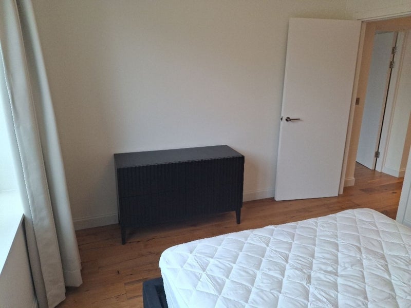 Room Cloud Street in Greater London