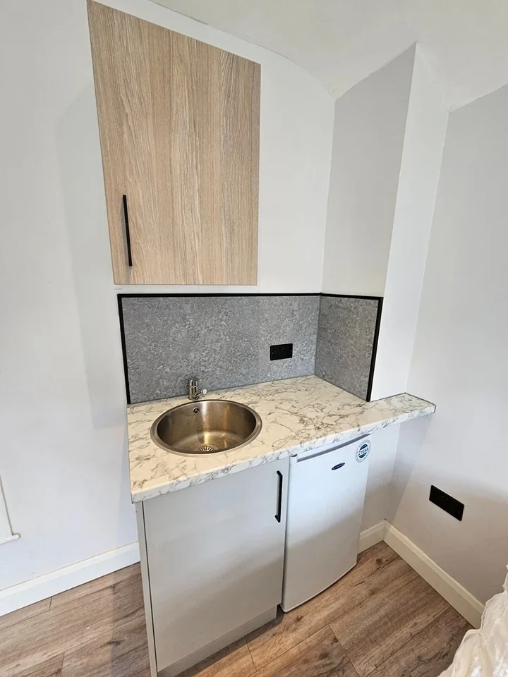 Flat Elmdon Road in South Ockendon