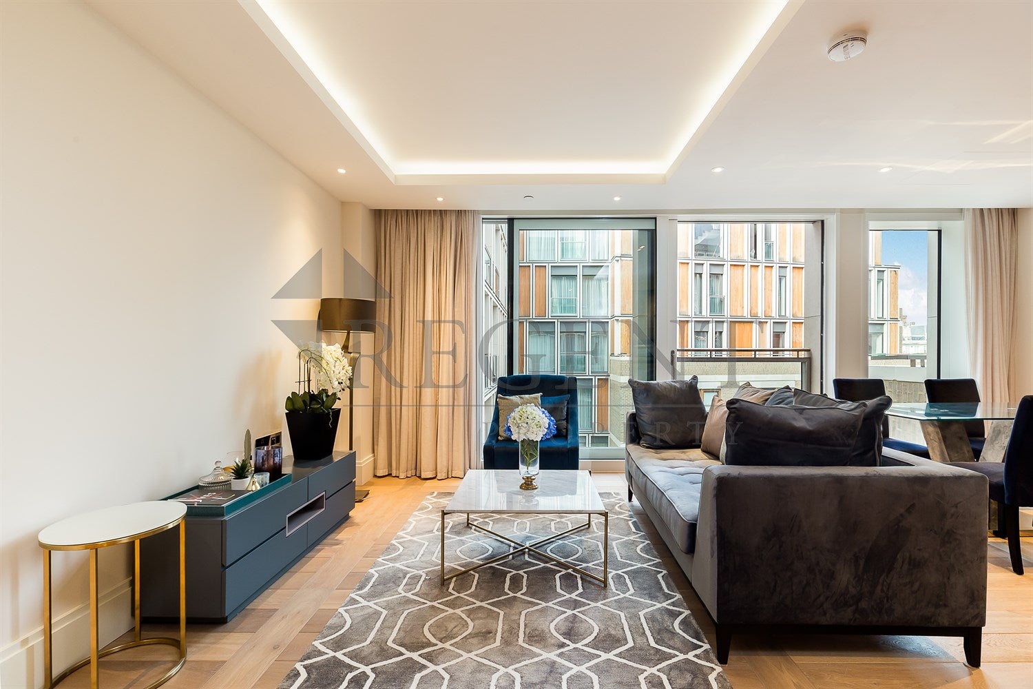 Flat Temple Place in City of Westminster
