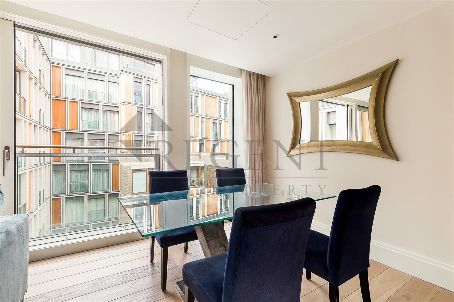 Flat Temple Place in City of Westminster
