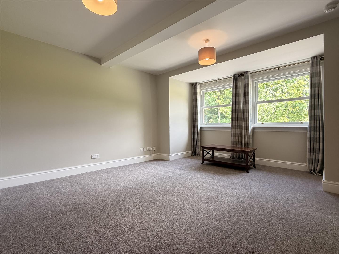 Flat Dale View in Hattersley