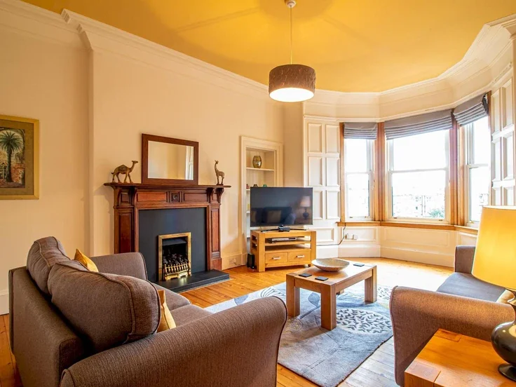 Flat Morningside Road in City of Edinburgh