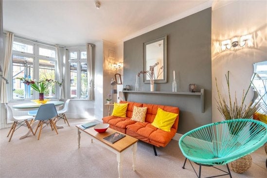 Flat Hoveden Road in London
