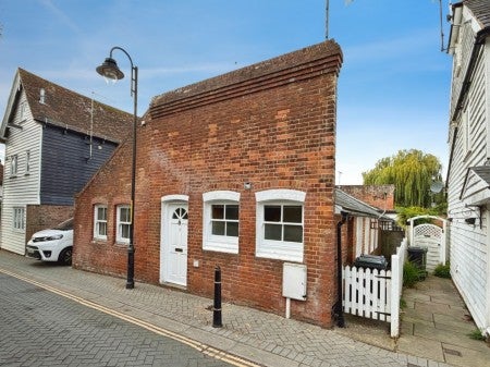 House Highbury Lane in Tenterden