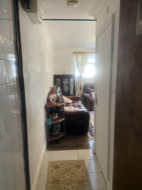 Room Arragon Road in Greater London