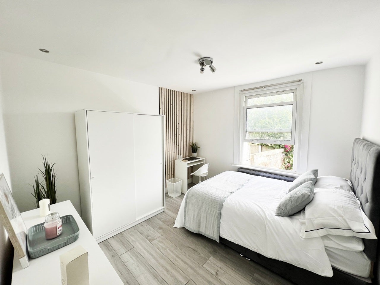 Room Minet Gardens in Greater London