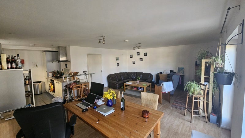 Room Tottenham Road in Greater London