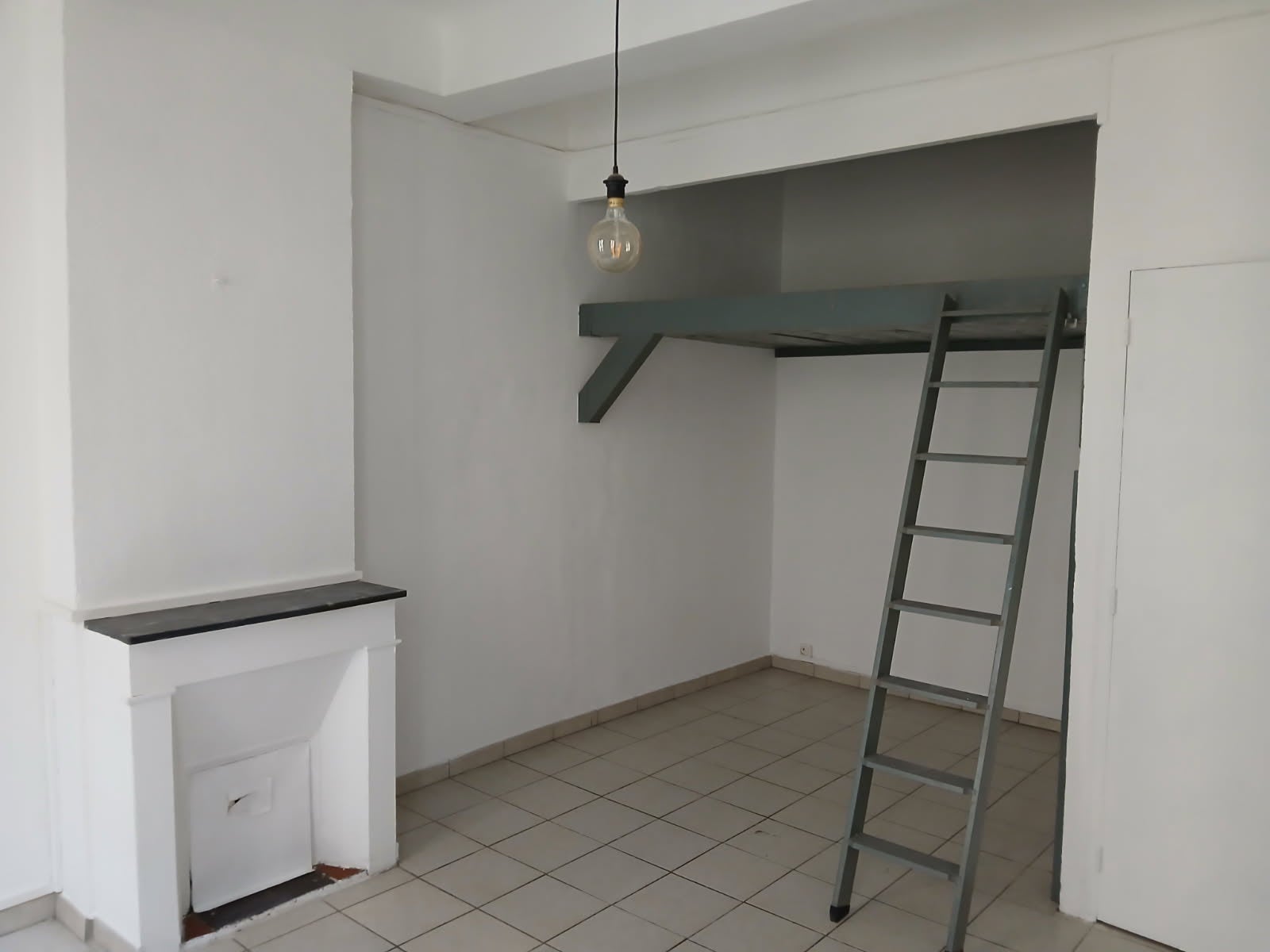 Flat Quai Belle Rive in Toulon