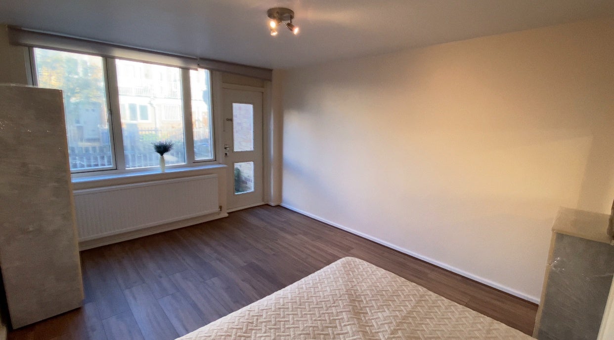Room Rouel Road in Greater London