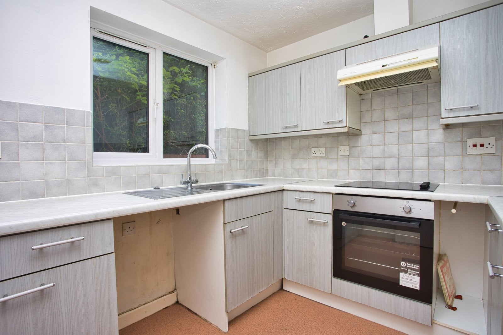 Flat Mayfield Avenue in Dover