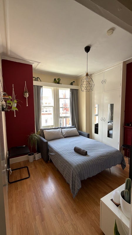 Flat Wolverton Gardens in Greater London