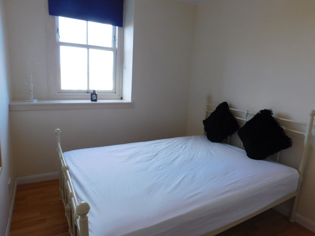 Flat Crimon Place in Aberdeen City