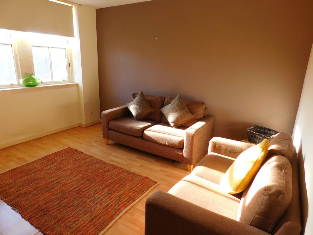 Flat Crimon Place in Aberdeen City