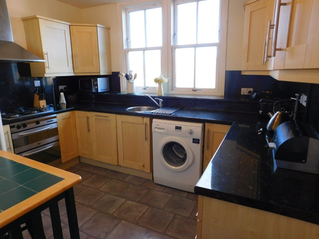 Flat Crimon Place in Aberdeen City