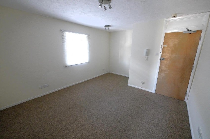 Flat Rowlands Road in Worthing