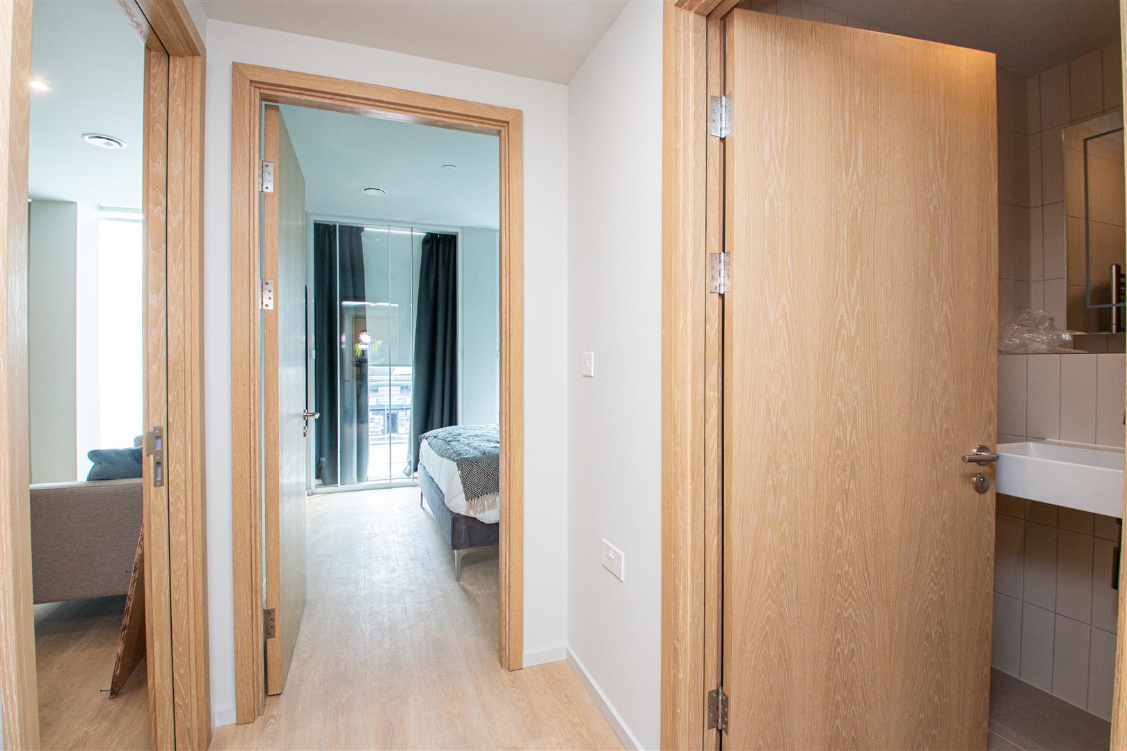 Flat Bath Road in Greater London