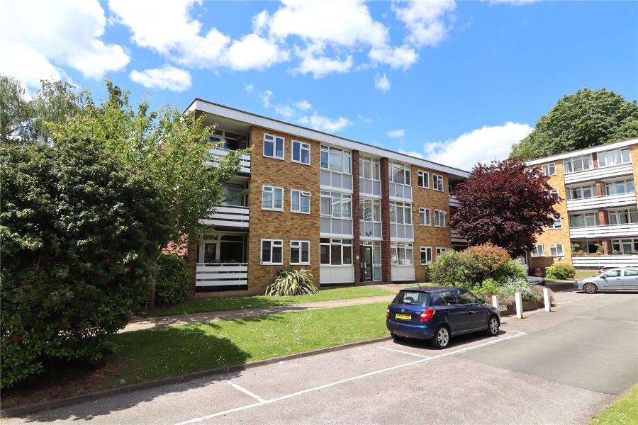 Flat Wild Bank Court in Woking