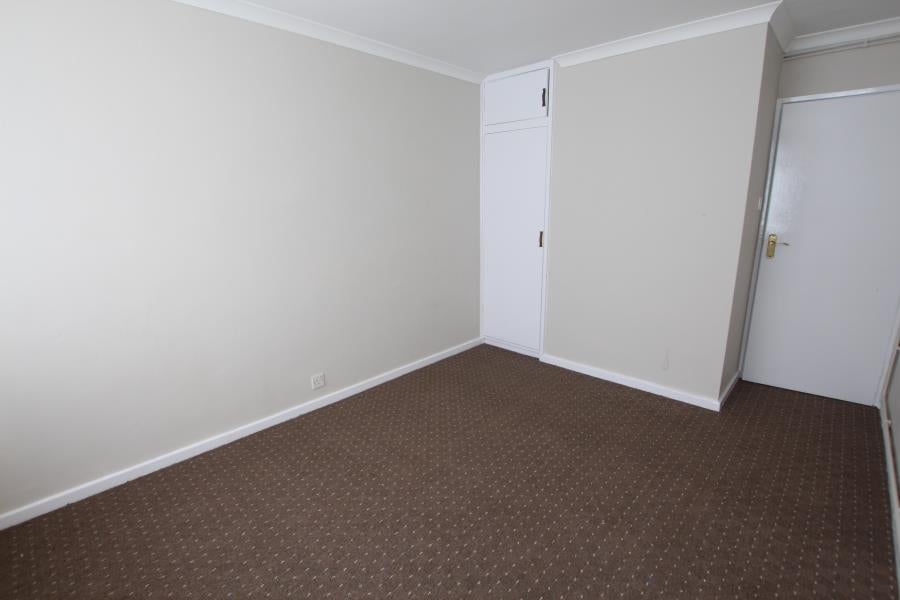 Flat Wild Bank Court in Woking