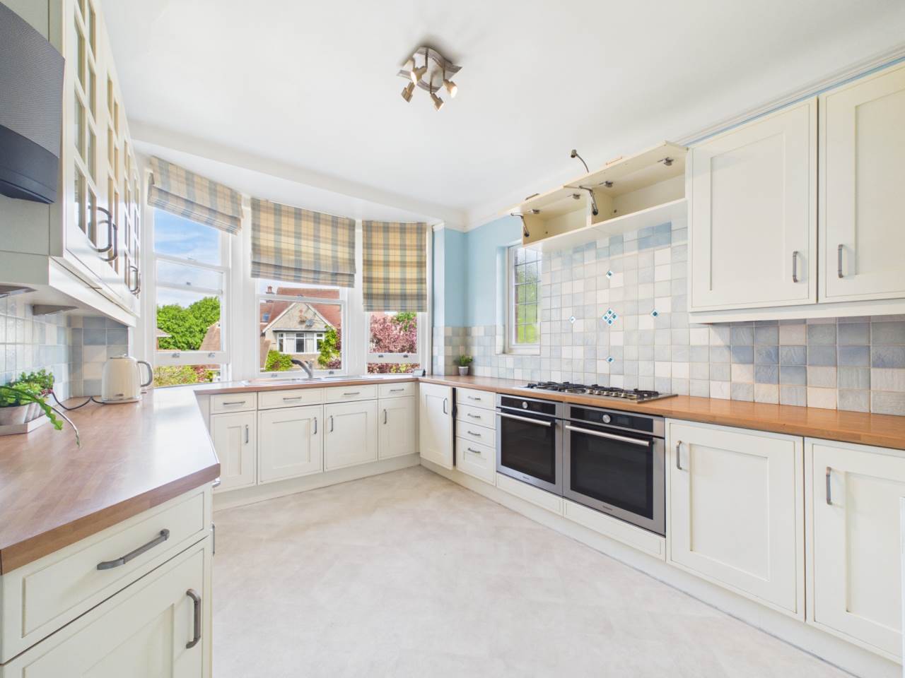 Flat Beechwood Avenue in Bournemouth