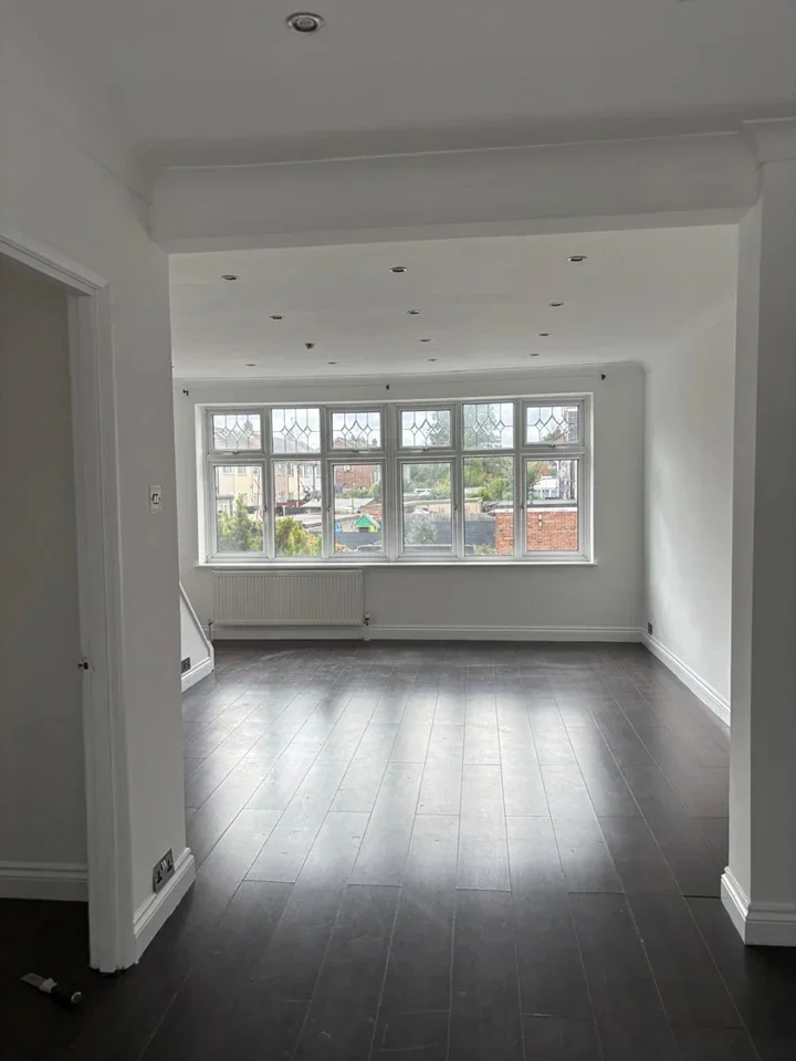 House Rushdon Close in Grays