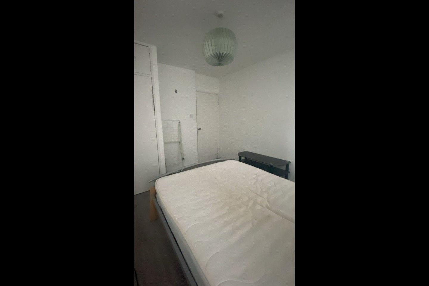 Room Grove Street in Greater London