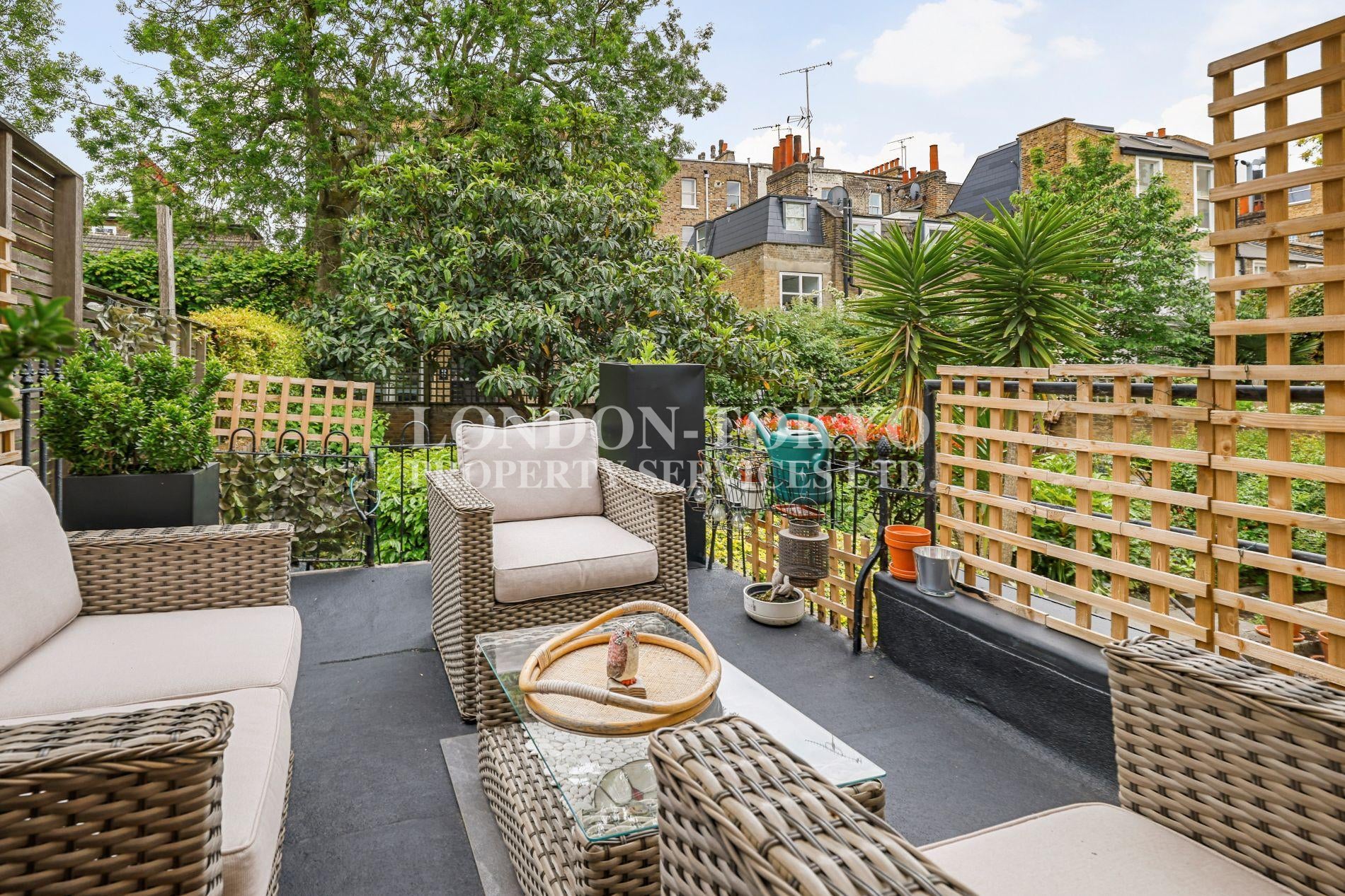 Flat Newton Road in City of Westminster