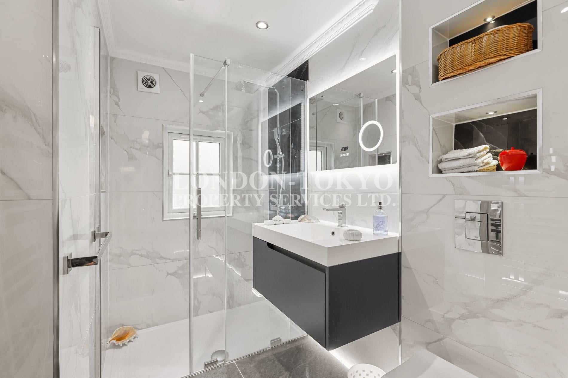 Flat Newton Road in City of Westminster