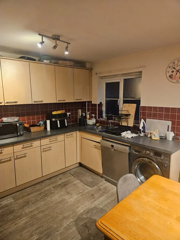 Room Blackthorn Road in Greater London
