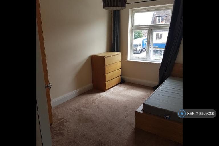 Flat Darkes Lane in Hertsmere