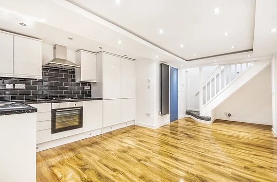 Flat Culverley Road in Greater London