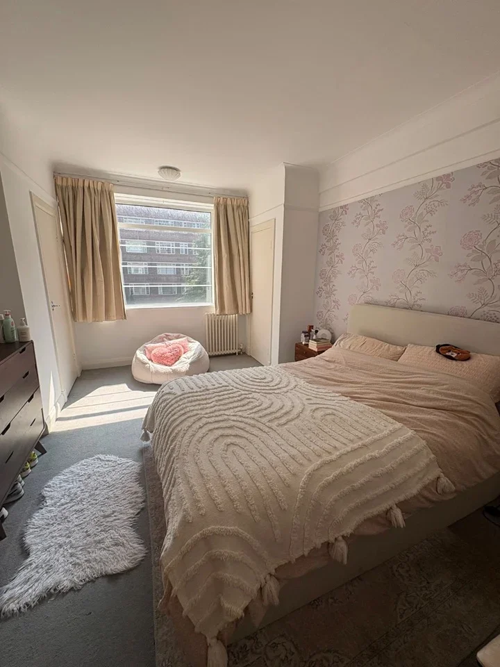 Flat Balham High Road in Greater London